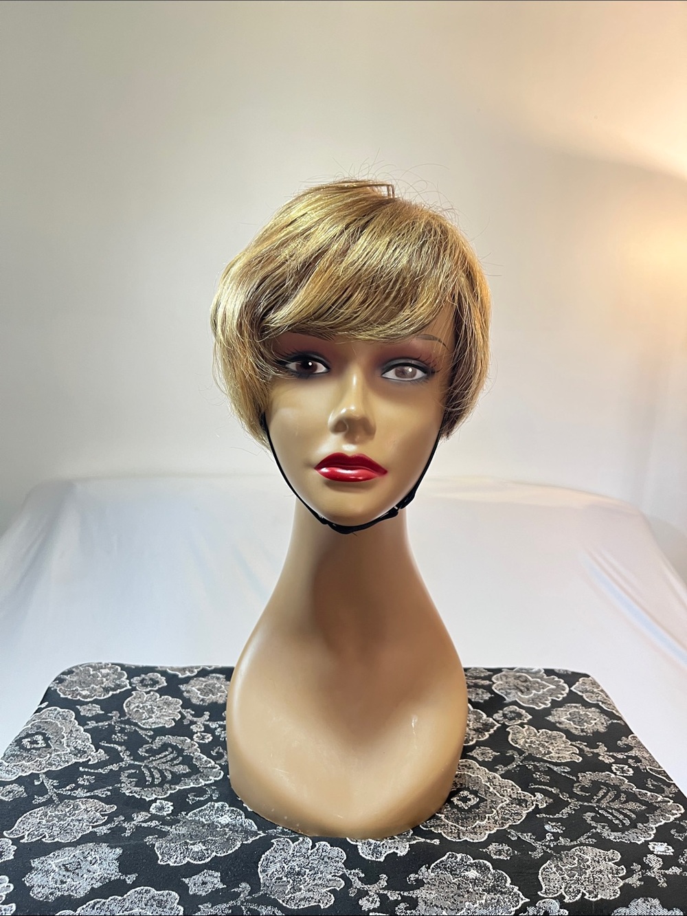 Short Blonde/ Brown mix  Women's Wig - Natural Blonde Pixie Style